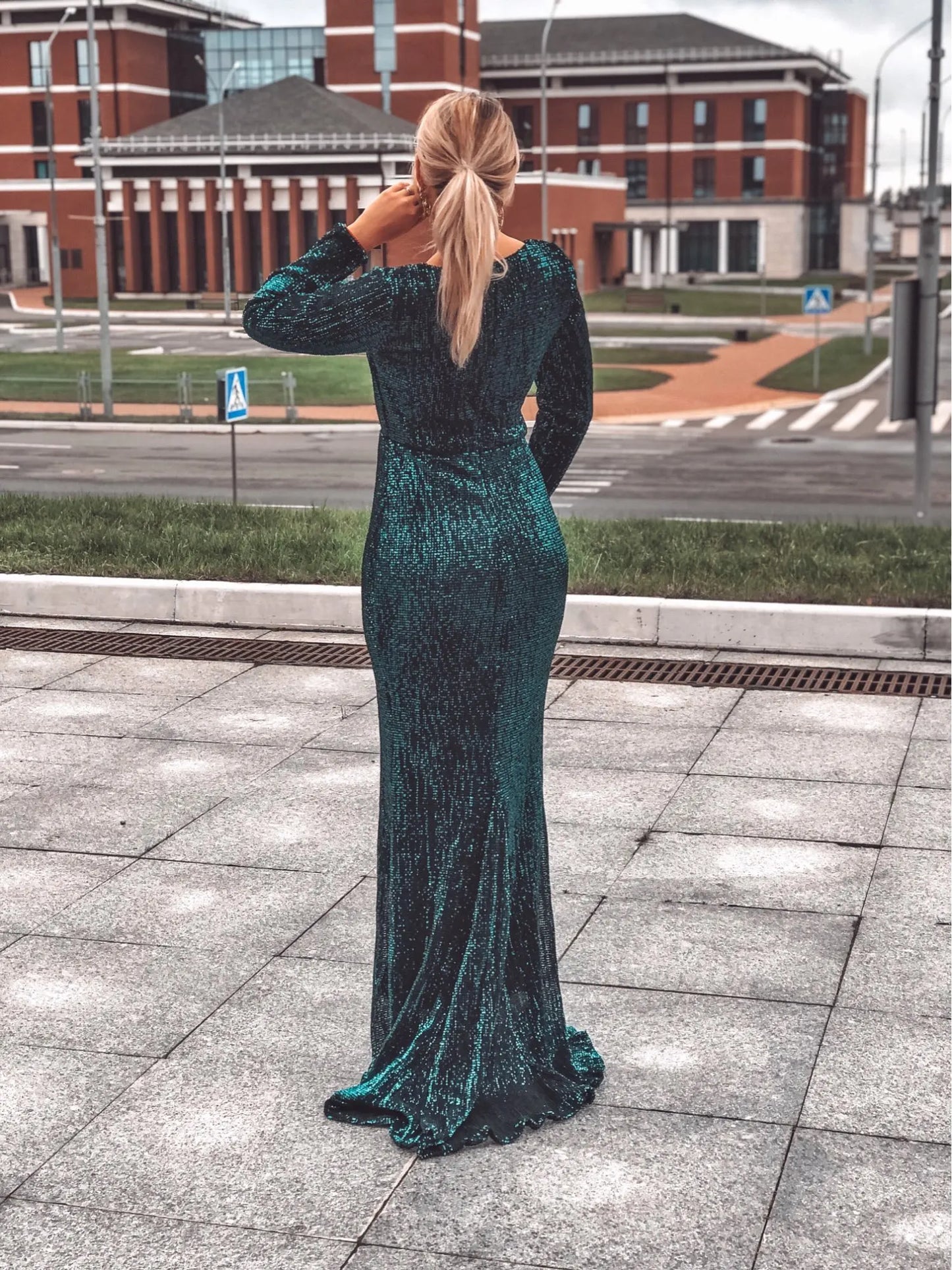 Square Neck Long Evening Mermaid Dress Full Sleeved Green Sequined Stretchy Bodycon Maxi Gown